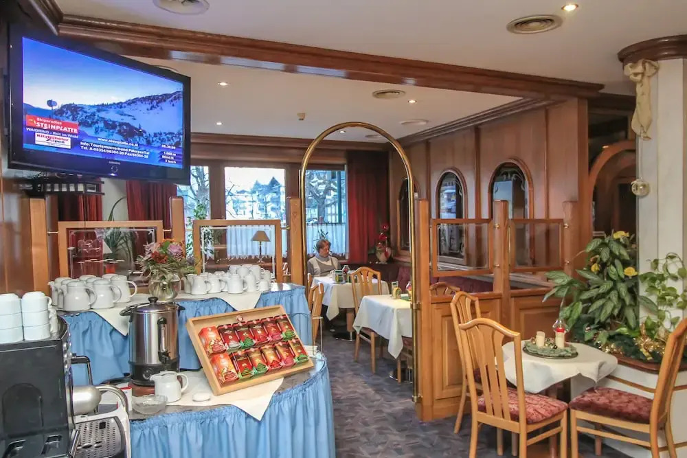 Hotel Tiroler Adler - bed and breakfast