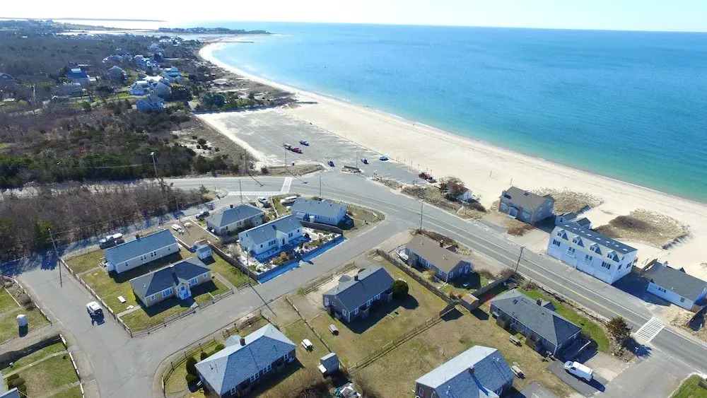 Steps to Eats & Craigville Beach! Cape Cod Cottage