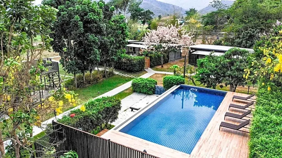 Loft Berry Resort