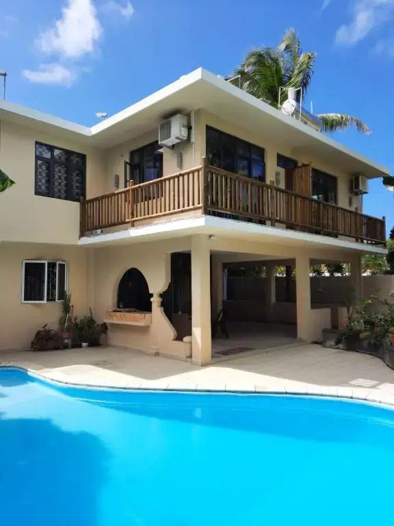 Comfortable apartment in Blue Bay with shared pool