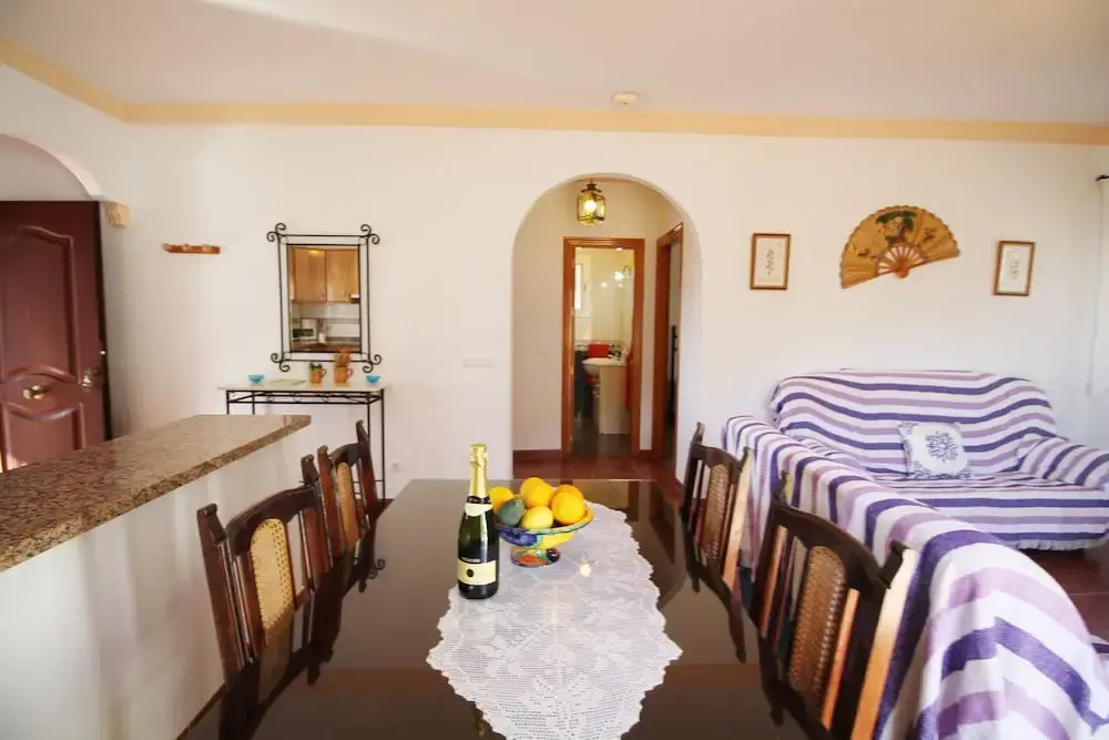 1084 Villa Manolo