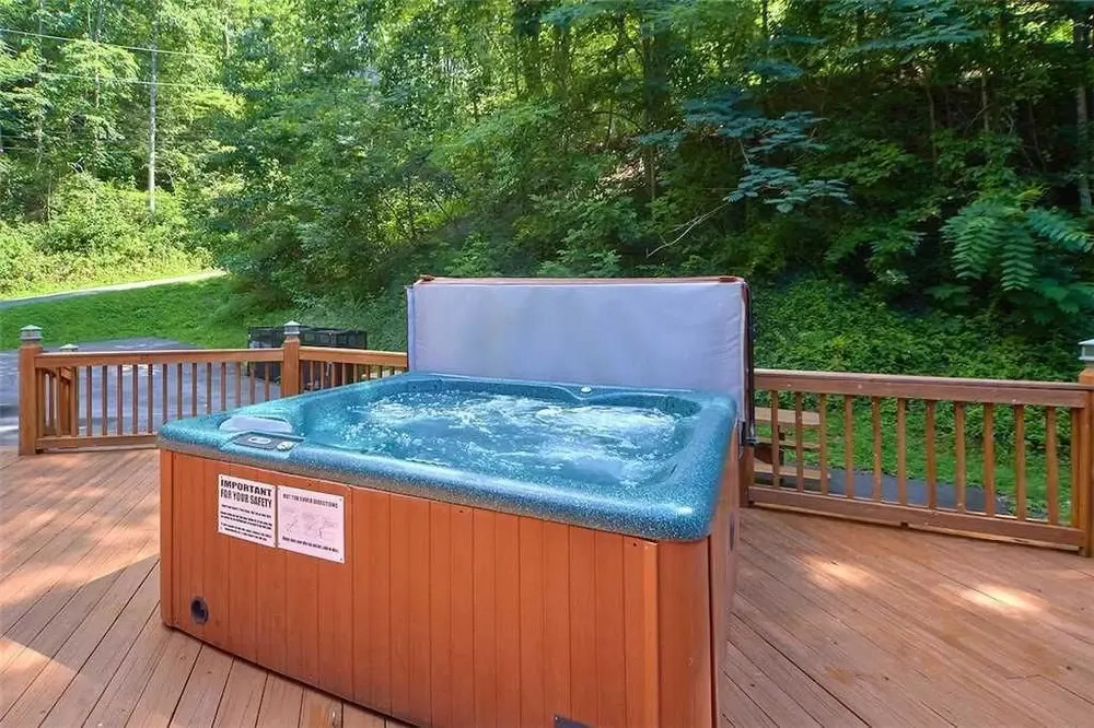 A Bear Creek 5 Bedroom Home with Hot Tub