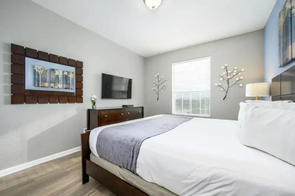Epic Universe Beautiful Lakeview Condo, Vista Cay Orlando - 3013
