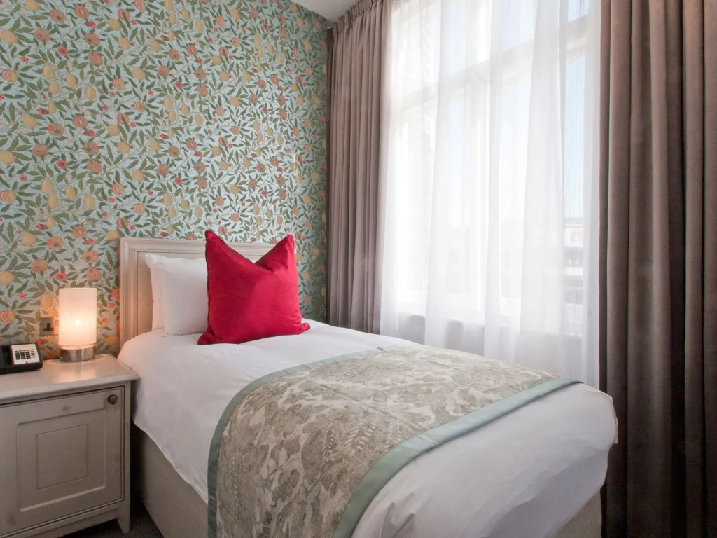 W12 Rooms
