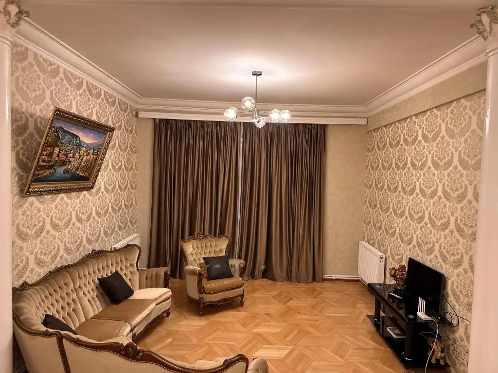 Tbilisi Suite In Queen Ketevan Avenue