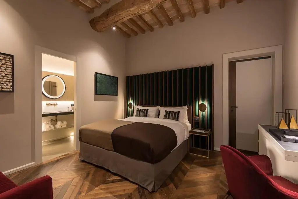 Times Suites - Guesthouse - Etruria Collection