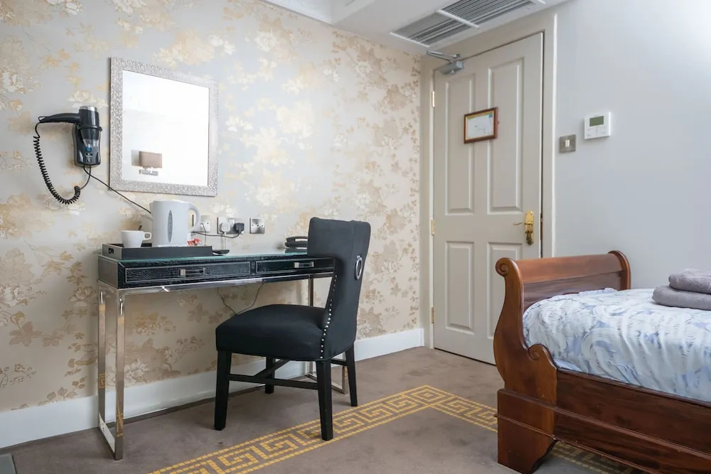 Guildford Manor Hotel & Spa