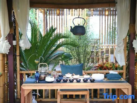 Qingshen Zhujian Guesthouse