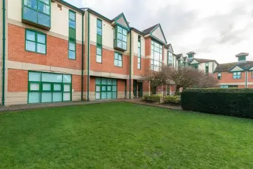 Centauri Apartments in Metro House