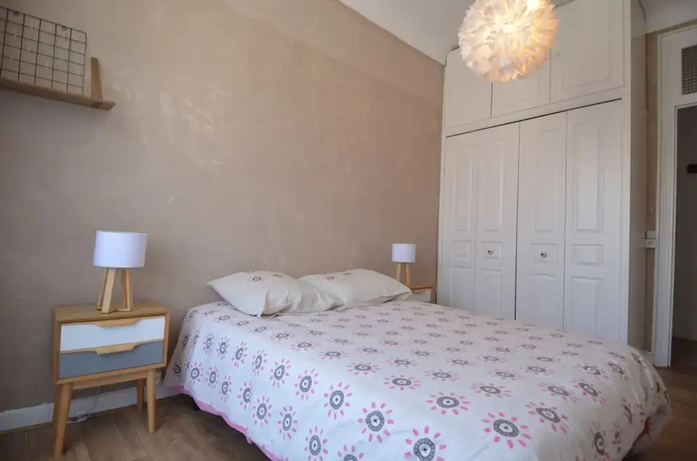Cosy apartment 4 persons near Train Station Nice Riquier