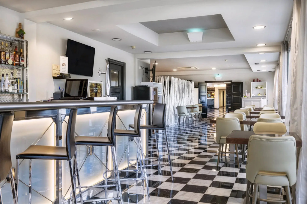 Salles Hotel Aeroport de Girona