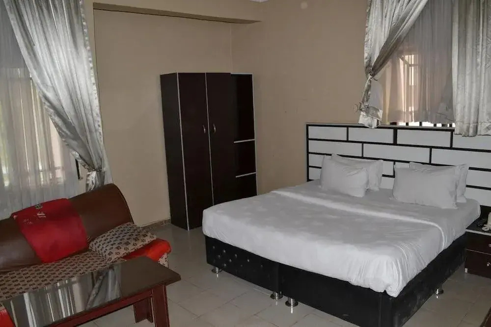 Gracious Hotel