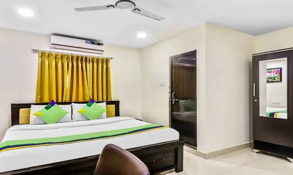 Itsy by Treebo - Royal Galaxy Kukatpally