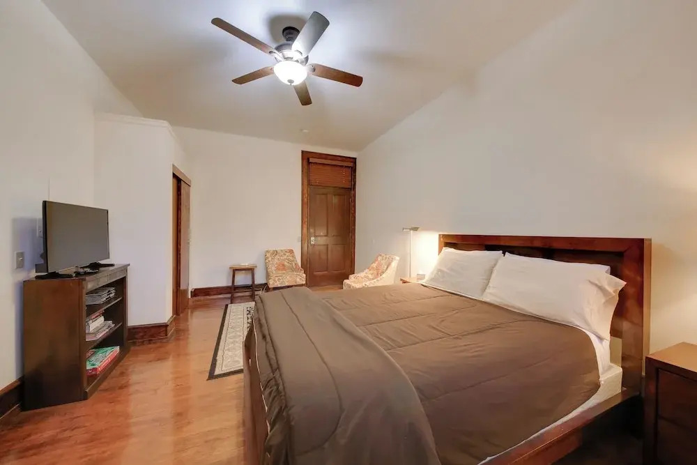 Walkable Studio in the Heart of Dtwn Wallace!