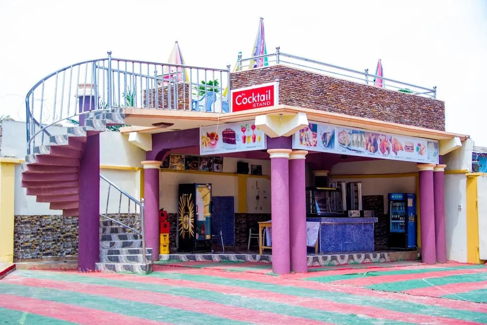 Glamossay Hotel