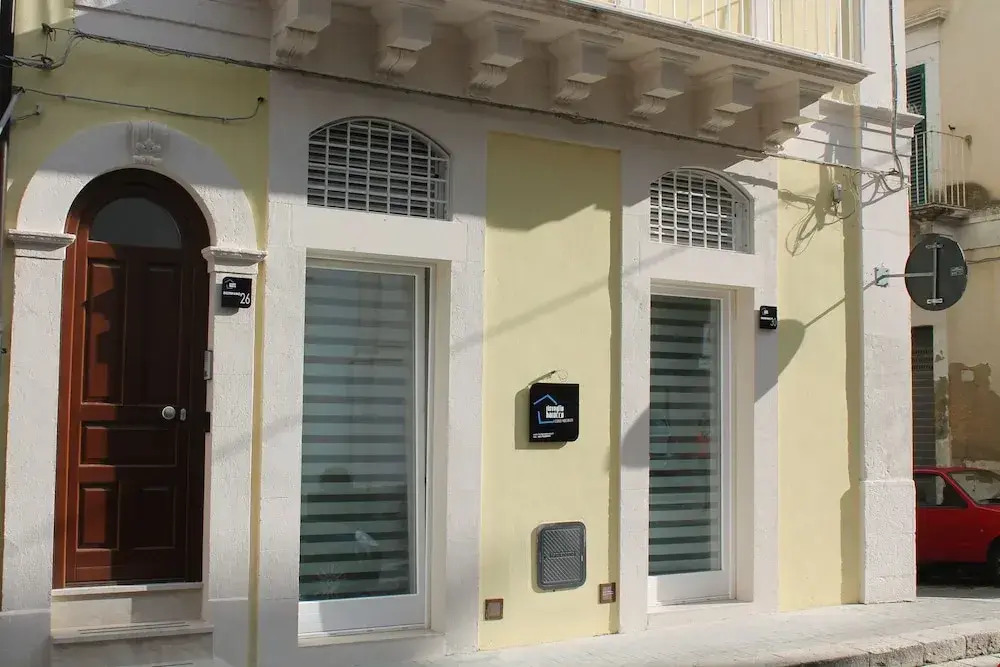 Destefano Central Apartment with Balcony