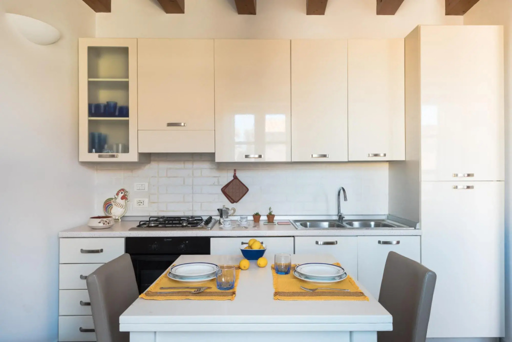 Aretusa Apartment With Balcony by Wonderful Italy
