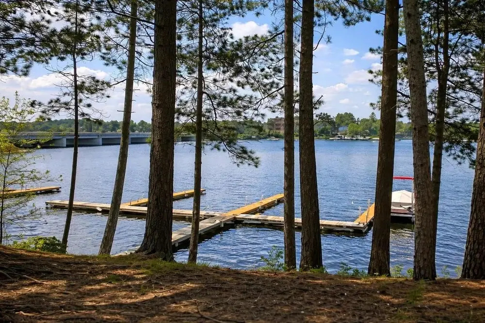 Minocqua Lake Condo B7- 2 Story Rustic Town Home