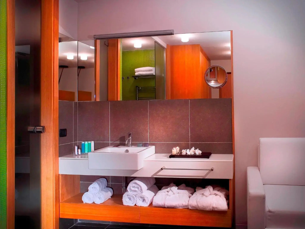 Hotel Zone