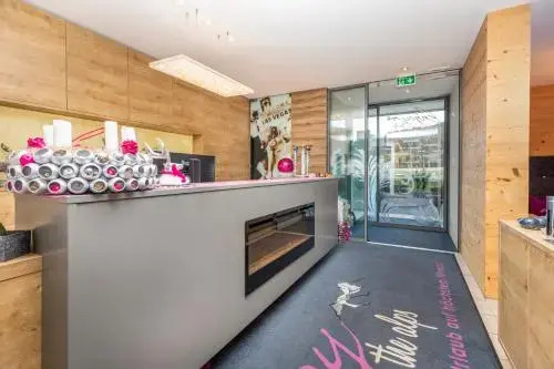 Enjoy The Alps - Aparthotel