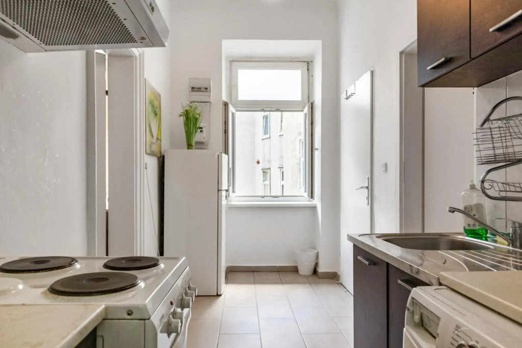Budget Apartments Well connected to the Whole City