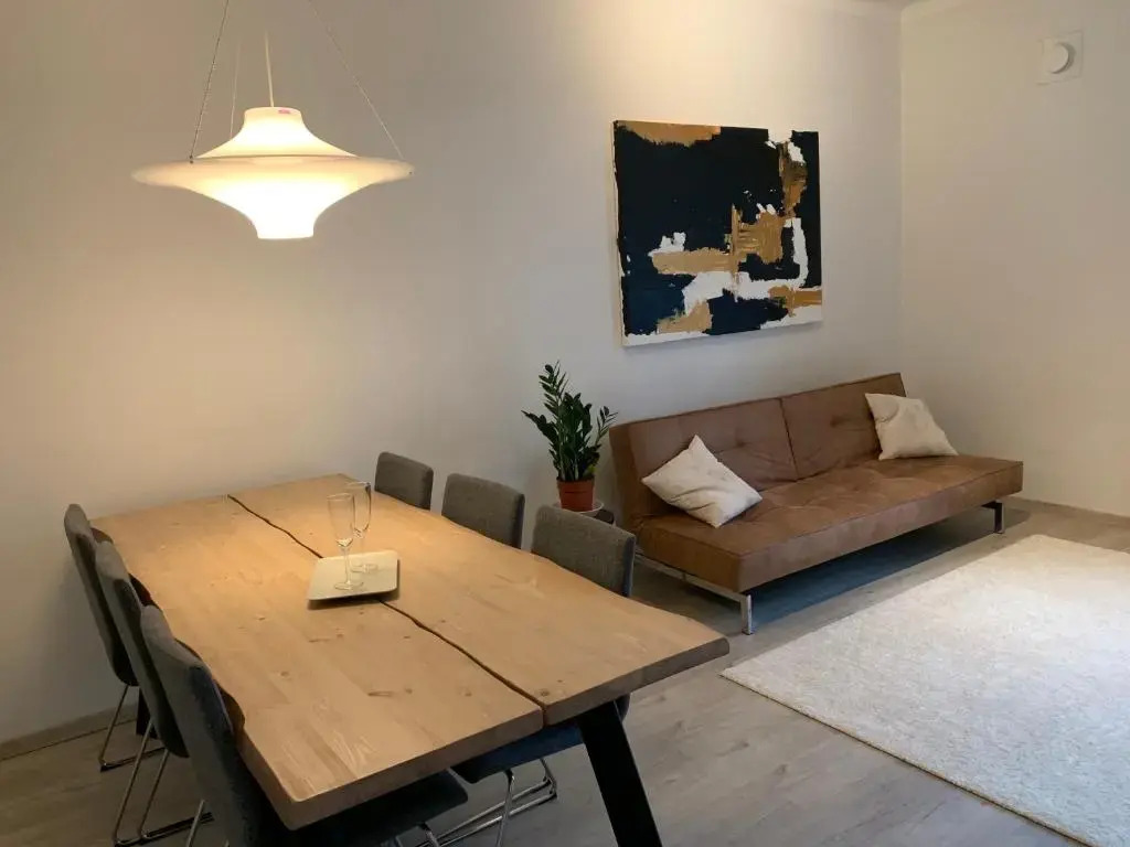 Freda Residence 2