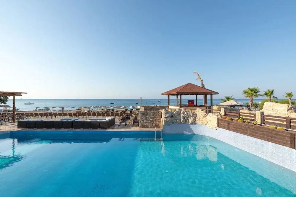 Costa Lindia Beach Resort