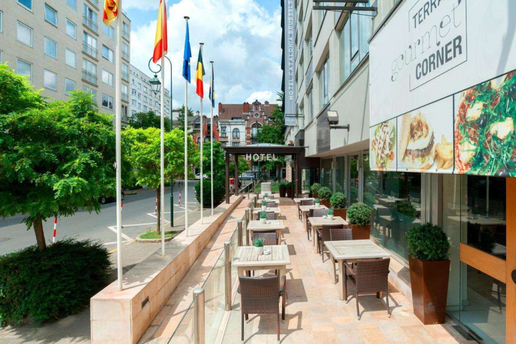 LATROUPE Grand Place