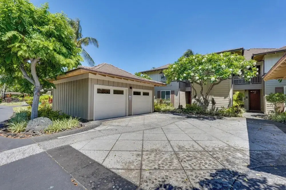Luxe Maunalani Resort Condo w/ Pool + Beach Access