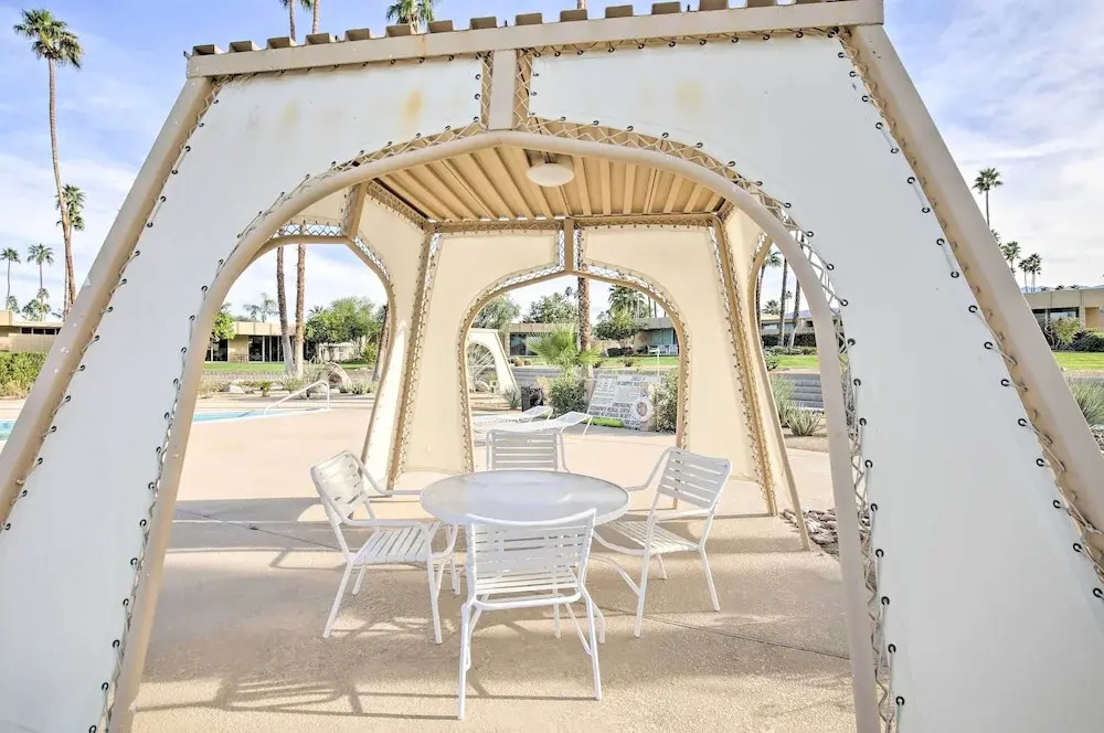 Luxe Palm Desert Home: Patio, Grill & Mtn Views!