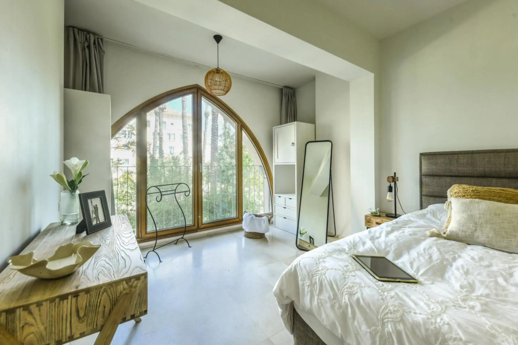 Andromeda 3 Bd apartment with pool & sea view