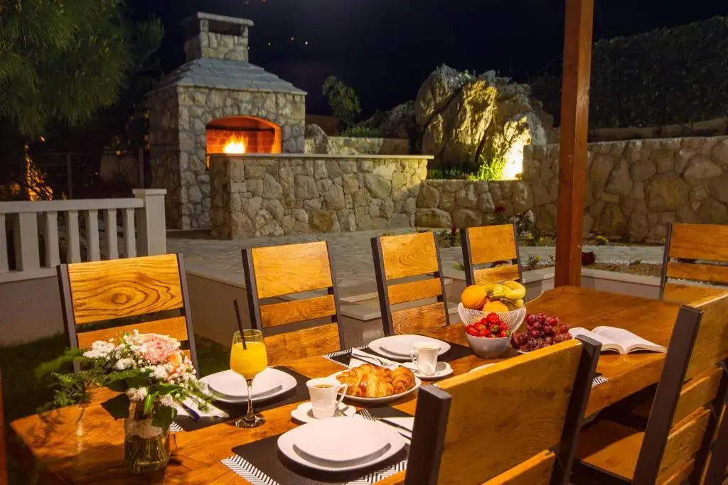 Villa MIRNA with heated pool & whirlpool, traditional wine bar, 150m from sea
