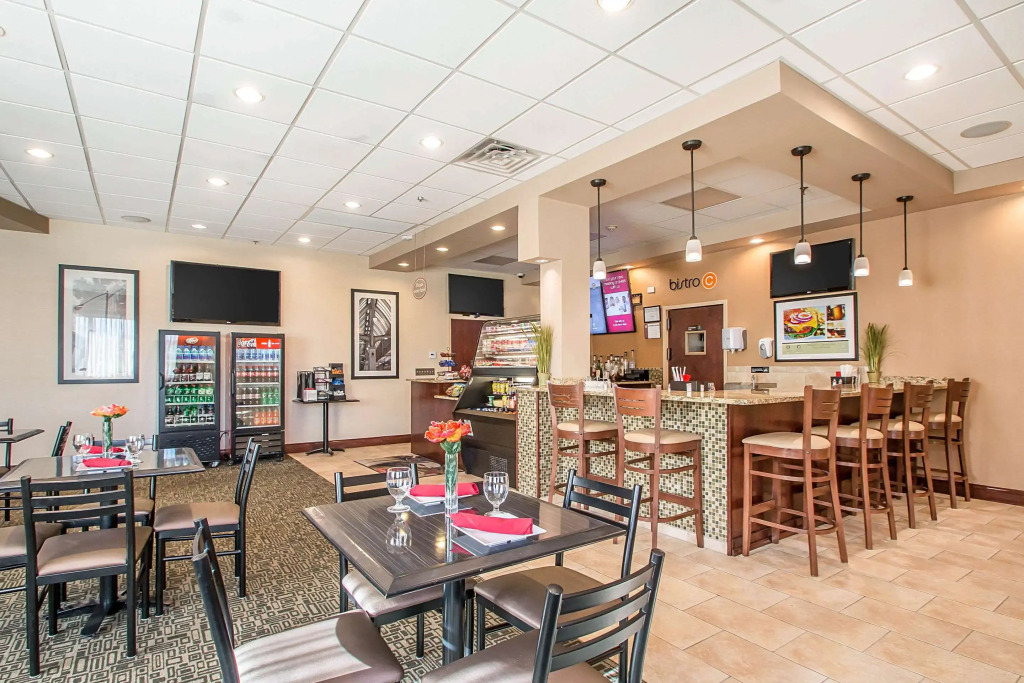 Clarion Inn Elmhurst - Oak Brook near I-88, I-290, I-294