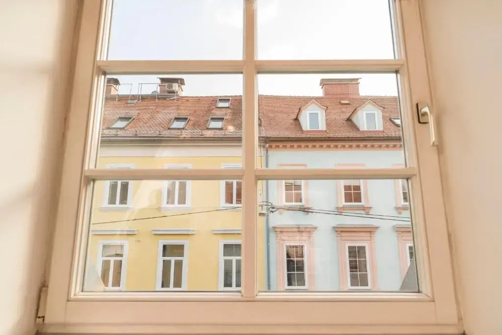 Schlossberg Suite by ichbucheAT