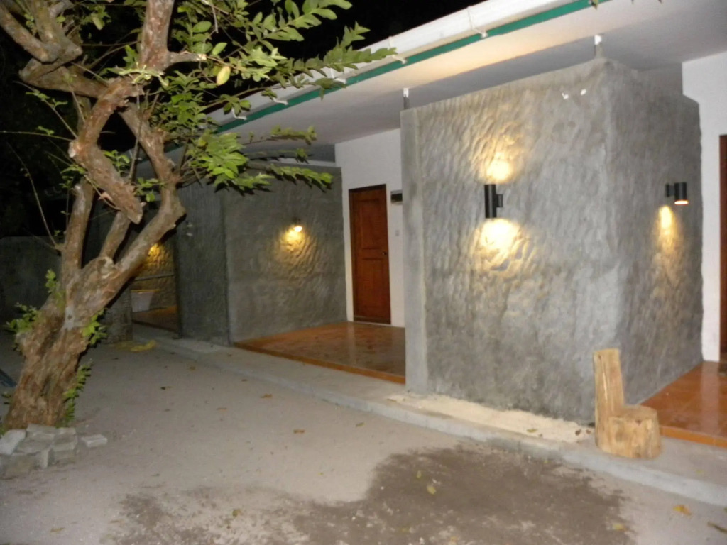 Madi Finolhu Guesthouse