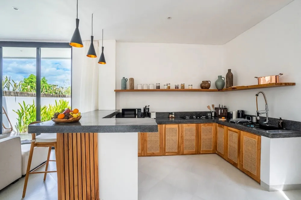Villa Ozkar - Elegant 3-Bedroom Villa with Pool & Sunset Terrace