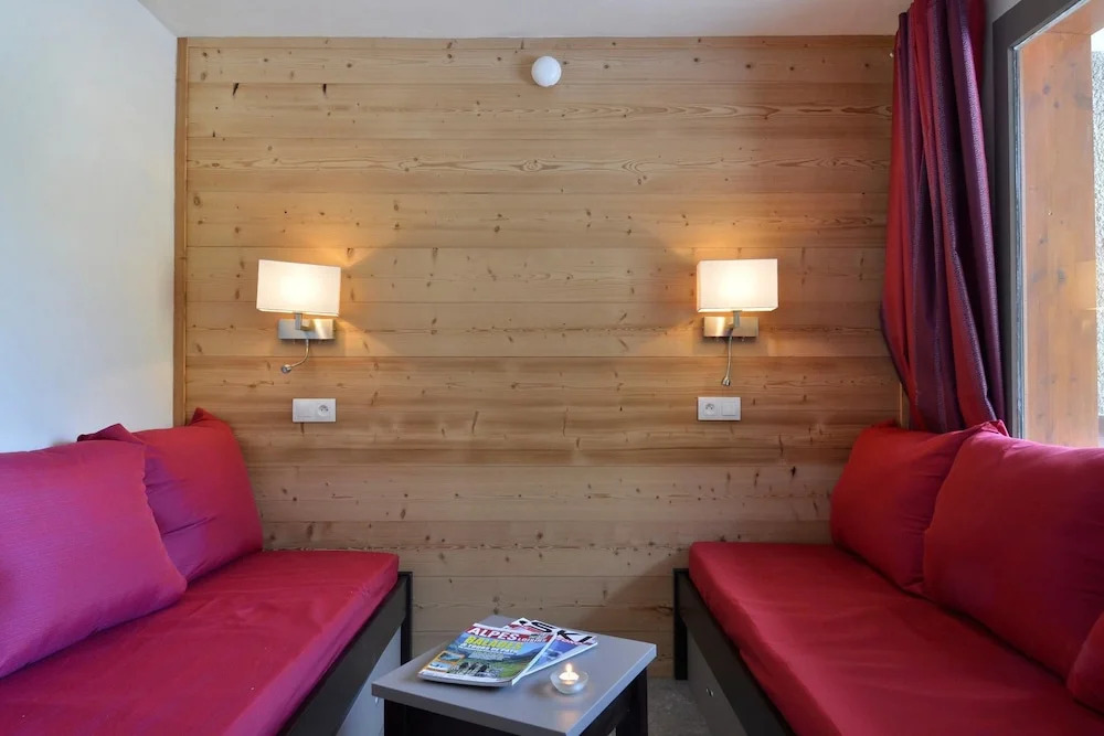 Residence Saintjacques Refurnished Divisible Studio for 4 People of 28 mÂ² on the Slopes Rs616