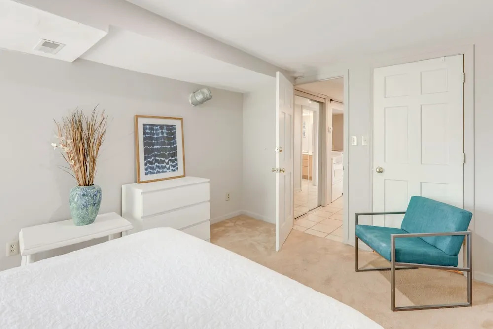 Wooded Apt w/ River Views, 3 Mi to Dtwn Cincinnati