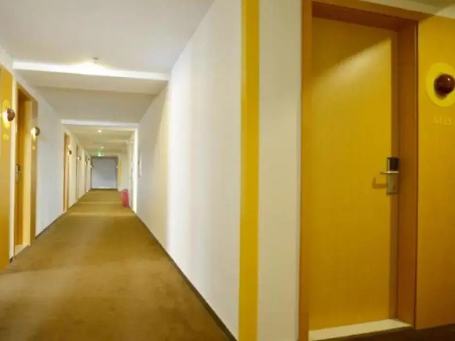 7 Days Inn Heyuan Longchuan New City Branch