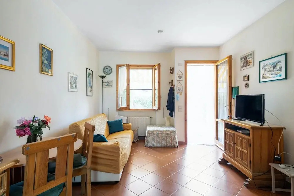 House With 3 Bedrooms in Sabaudia, With Wonderful Lake View and Enclosed Garden Near the Beach