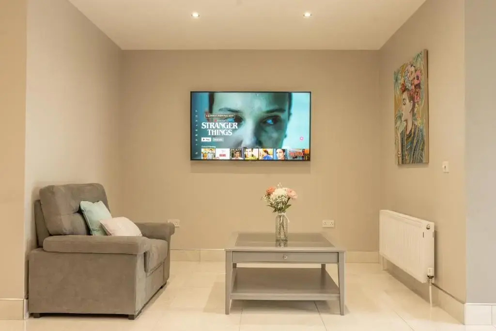 The View Apartment 2, Newry - Luxury Open Plan Apartment with City Views