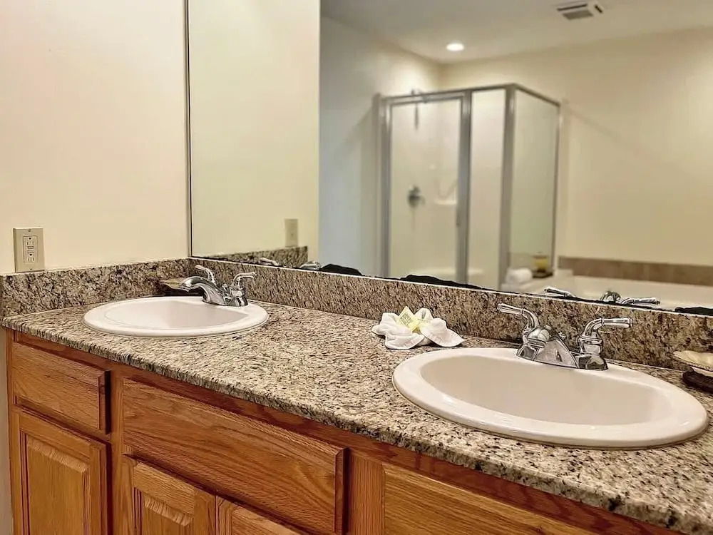 Beachview Condo in Legacy Tower 1-1004 - Fully Furnished 3 Bedroom 2 Bathroom
