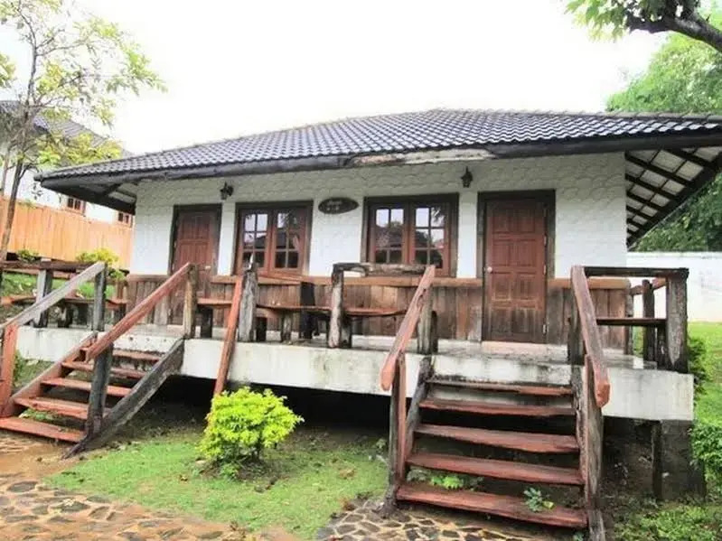 Rosthip Thani Resort(รสทิพย์ธานี รีสอร์ท)