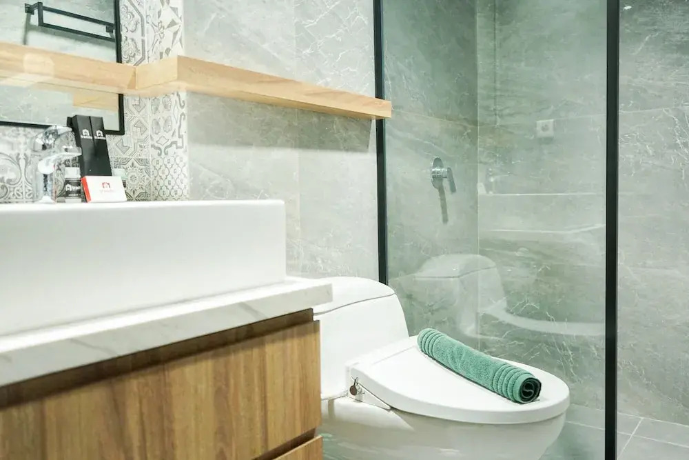 Luxurious and Clean 2BR Lexington Residence Apartment