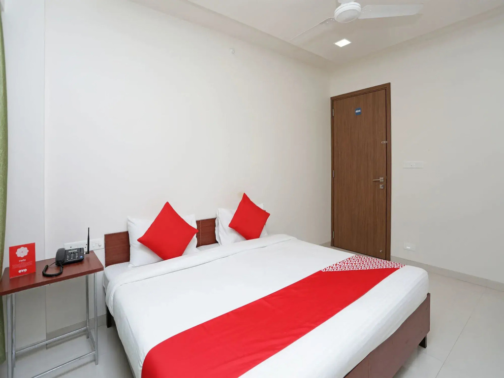 OYO 11742 Hotel Aakiyo Rooms
