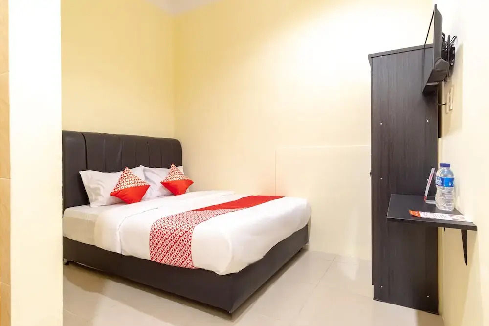 Oyo 1505 Studio 10 Home Stay