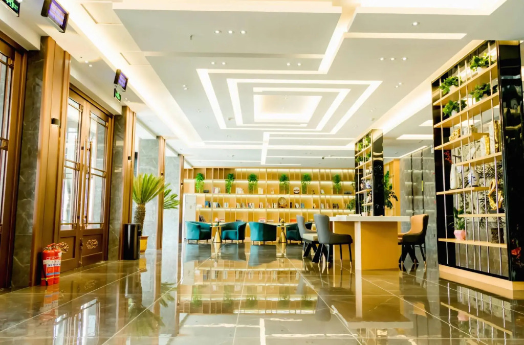 Dingbian Donggang Hotel