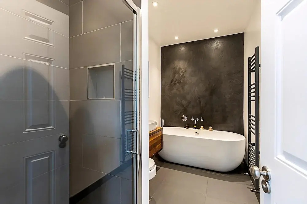 Rustic and Contemporary Haven in Brixton