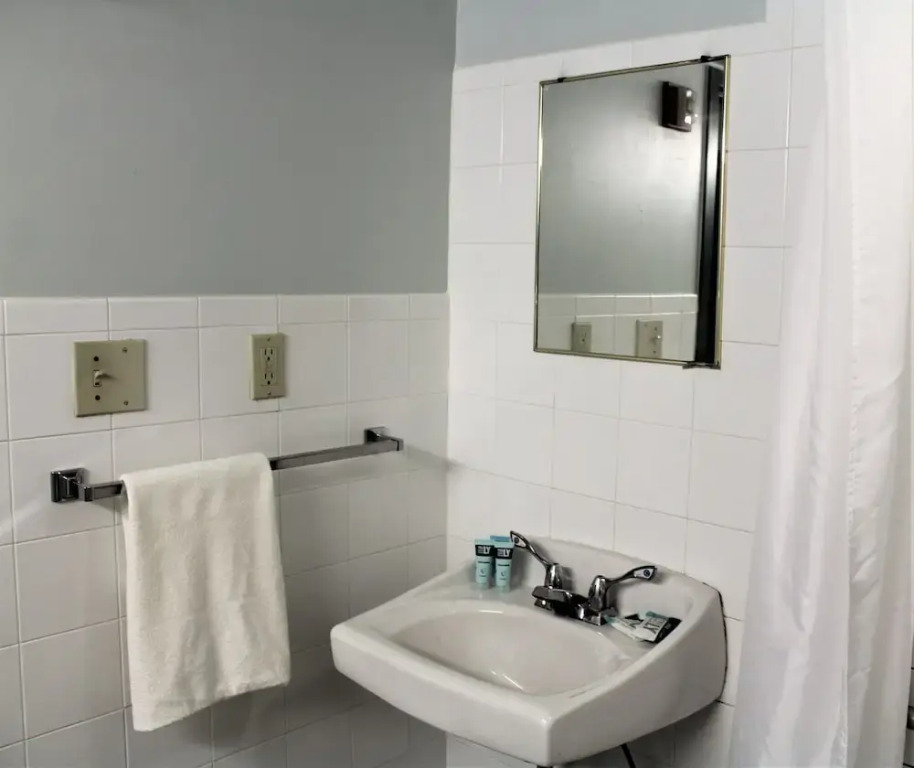 Residence & Conference Centre - Welland