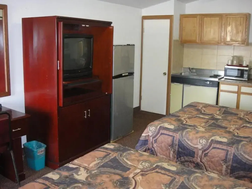Trails West Motel